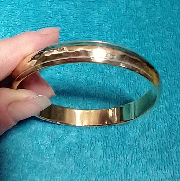 Elegant Brass Bangle Bracelet Vintage Hammered Surface - Picture 1 of 4